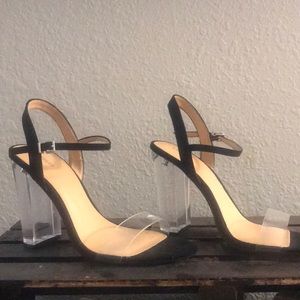 💥BRAND NEW NEVER WORN💥 Black and Clear heels